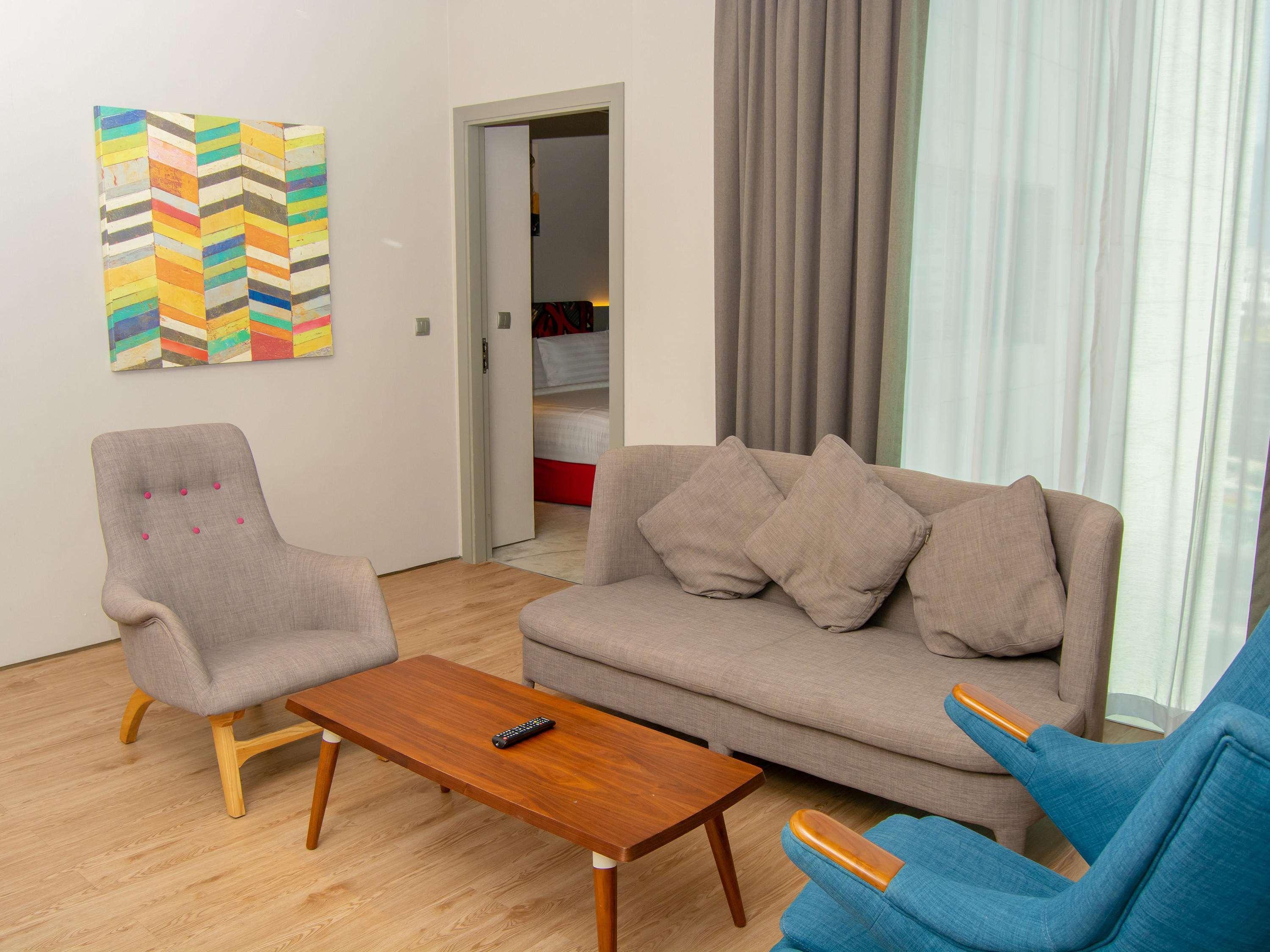 Ibis Styles Dubai Jumeira Exteriör bild