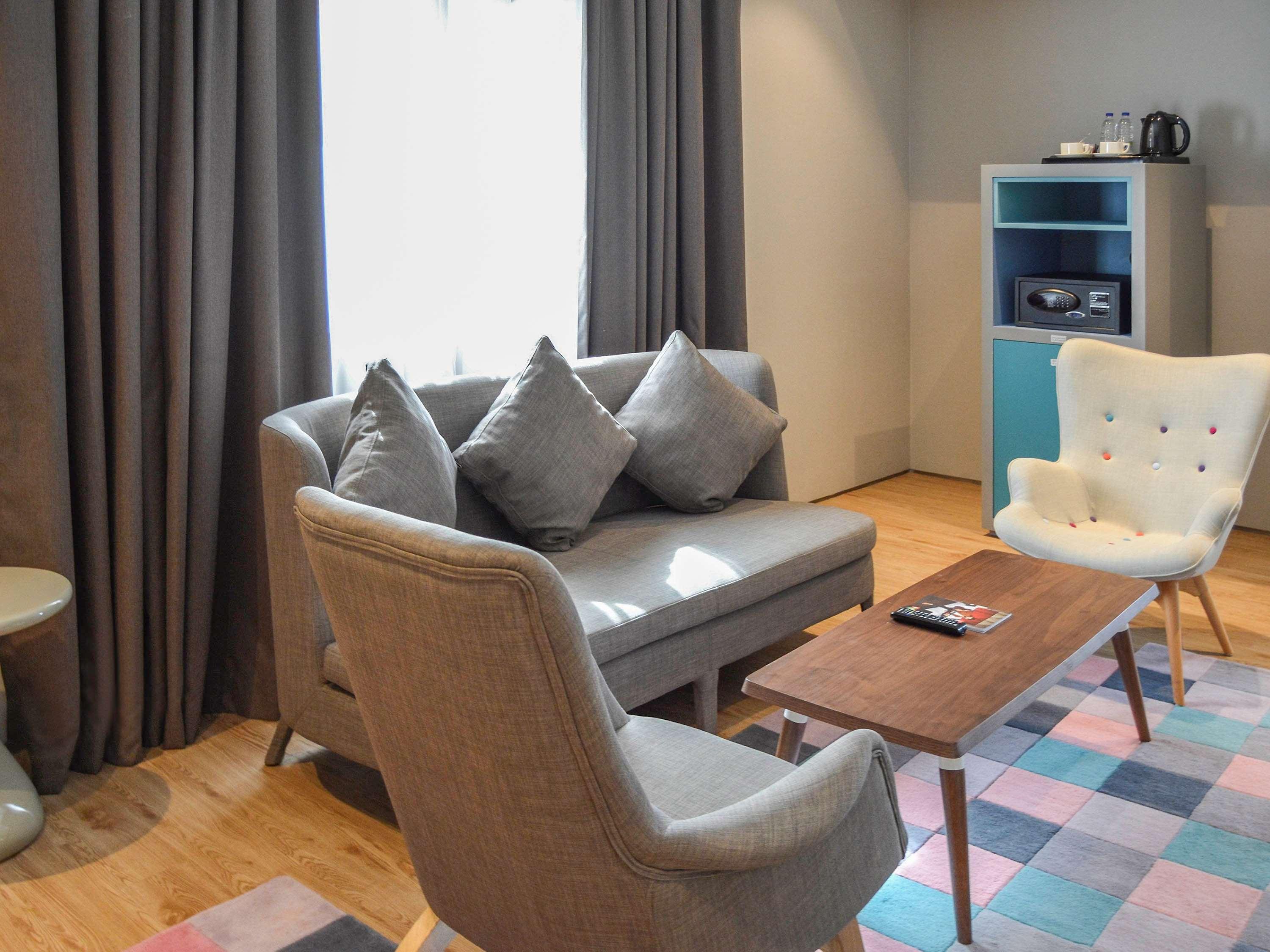 Ibis Styles Dubai Jumeira Exteriör bild