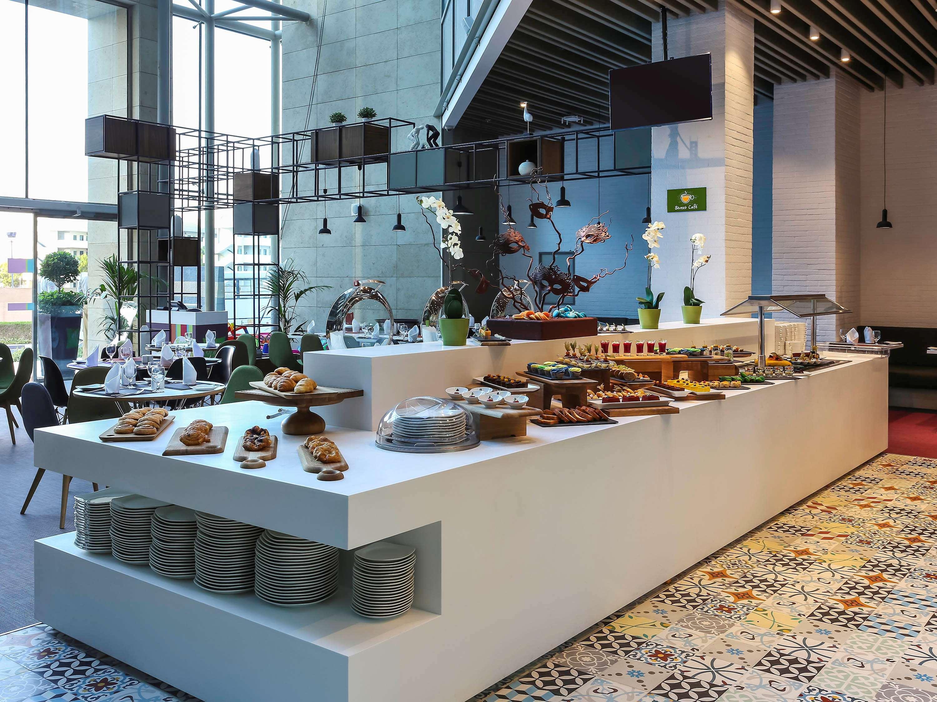 Ibis Styles Dubai Jumeira Exteriör bild