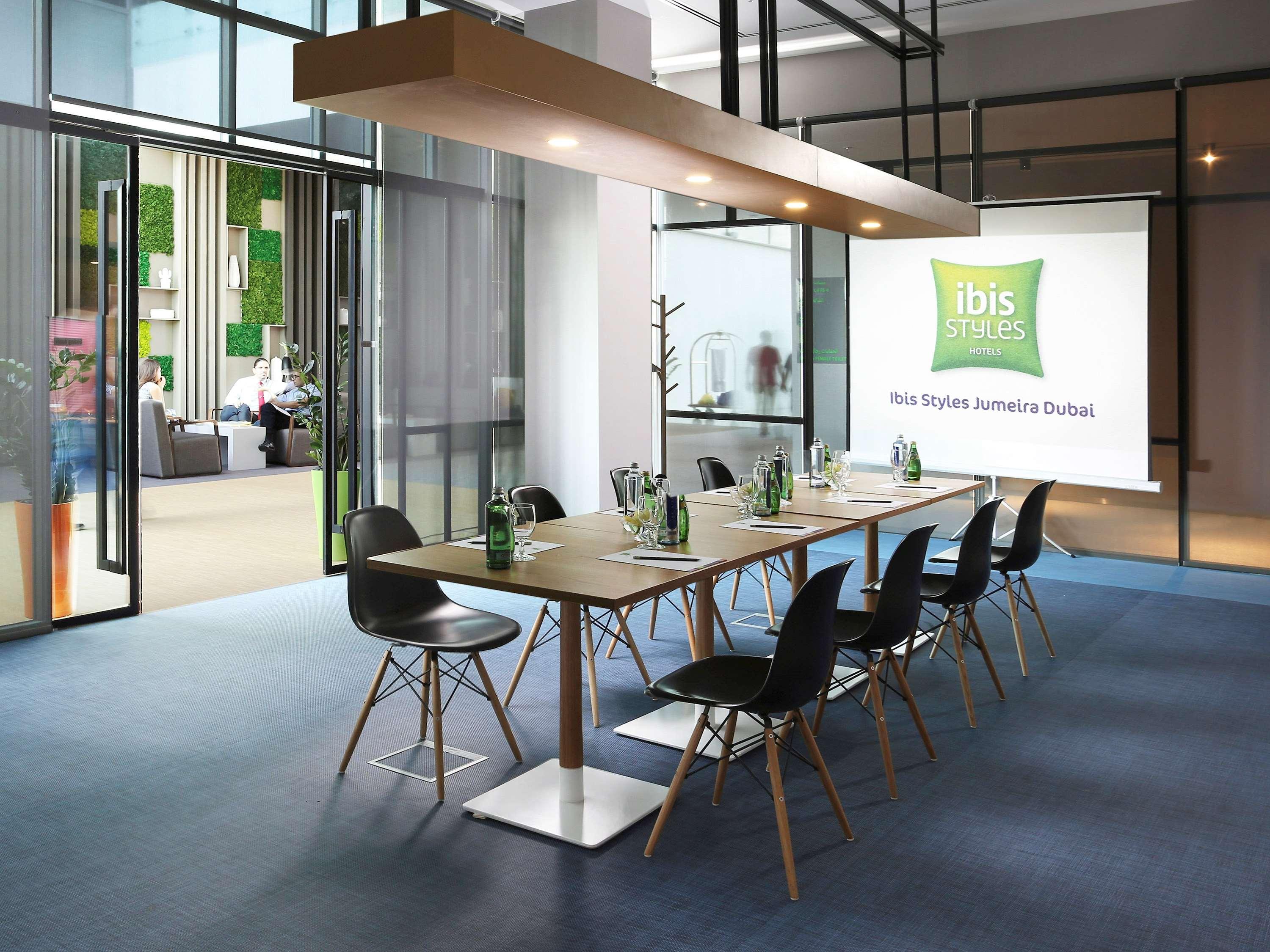 Ibis Styles Dubai Jumeira Exteriör bild