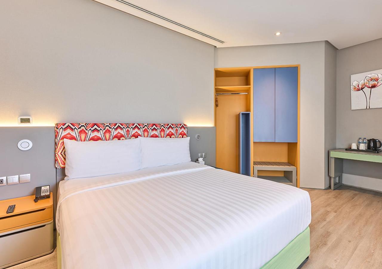 Ibis Styles Dubai Jumeira Exteriör bild