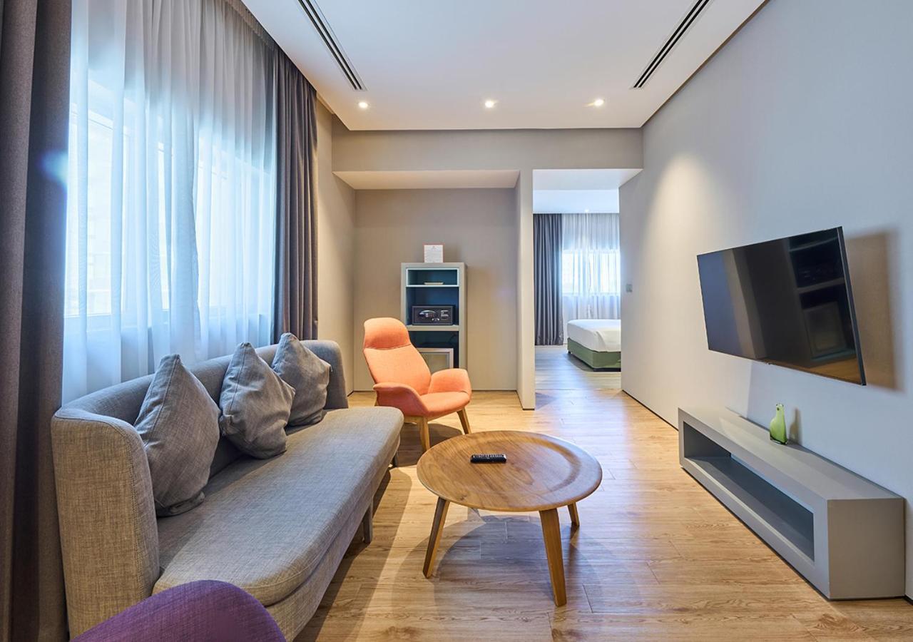 Ibis Styles Dubai Jumeira Exteriör bild