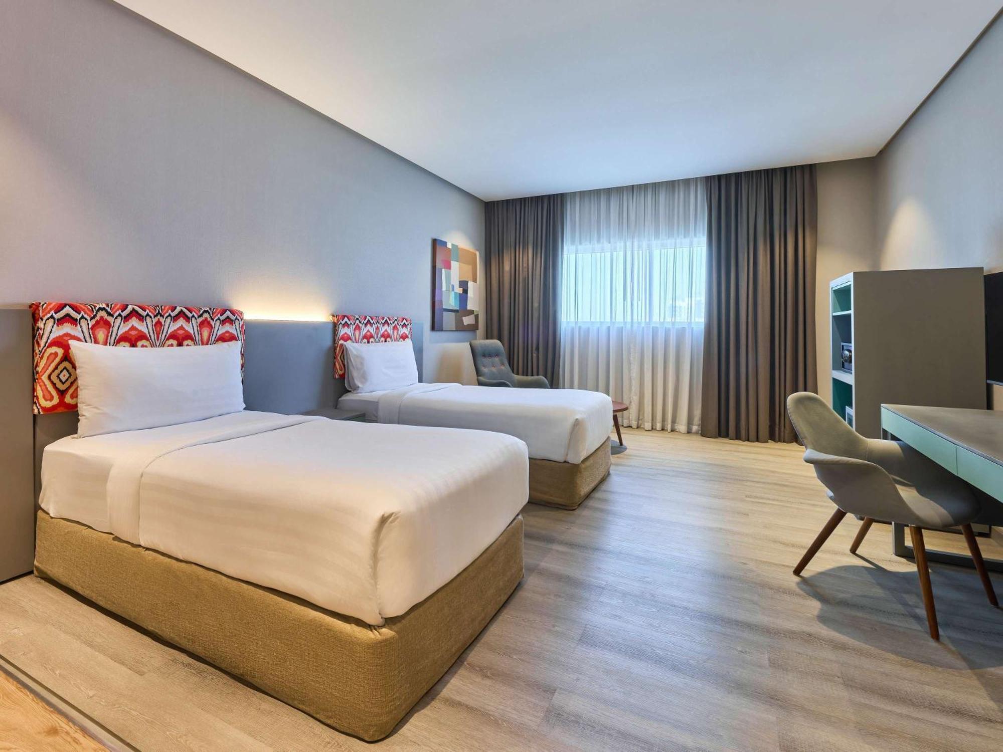 Ibis Styles Dubai Jumeira Exteriör bild