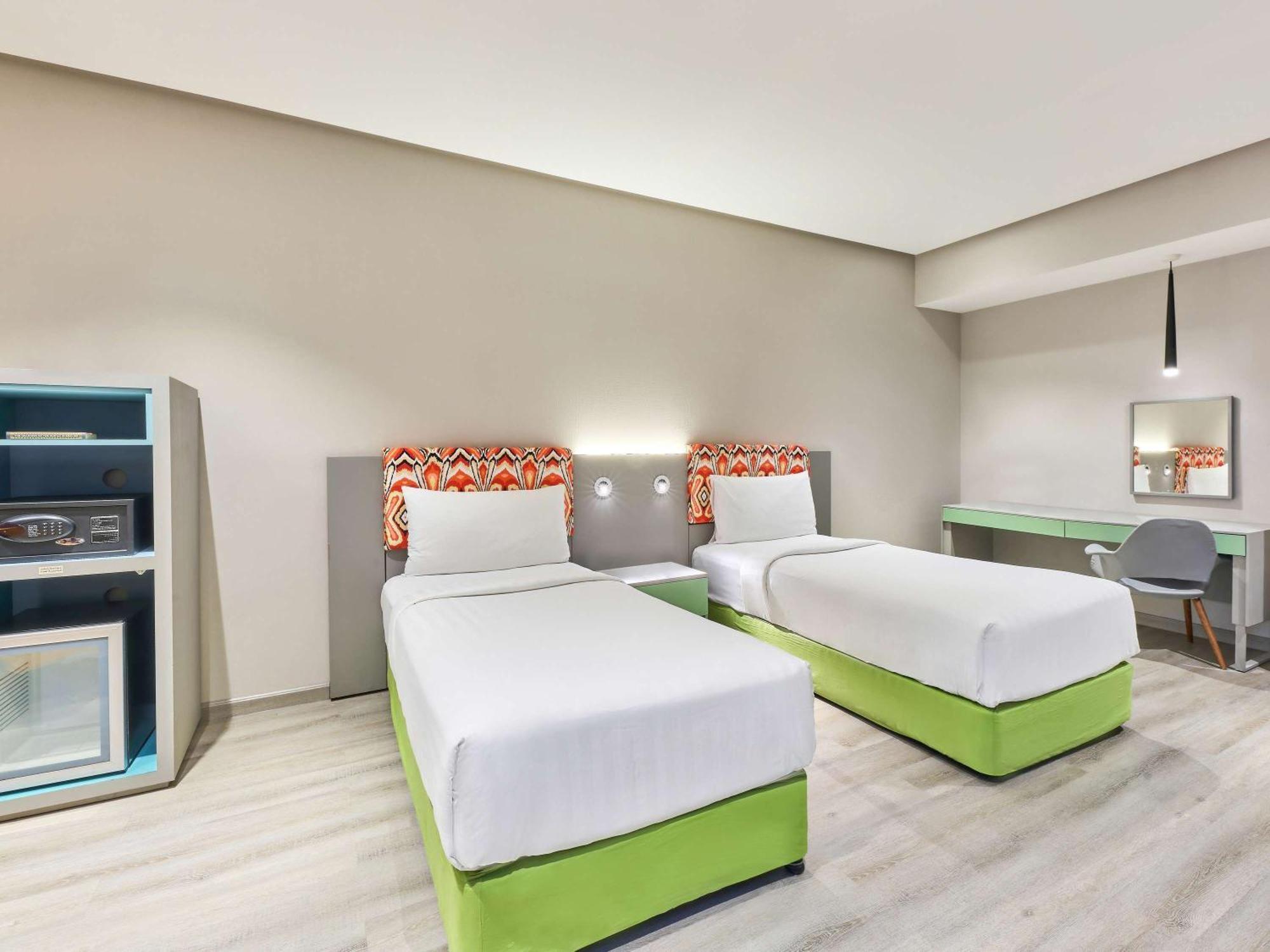 Ibis Styles Dubai Jumeira Exteriör bild