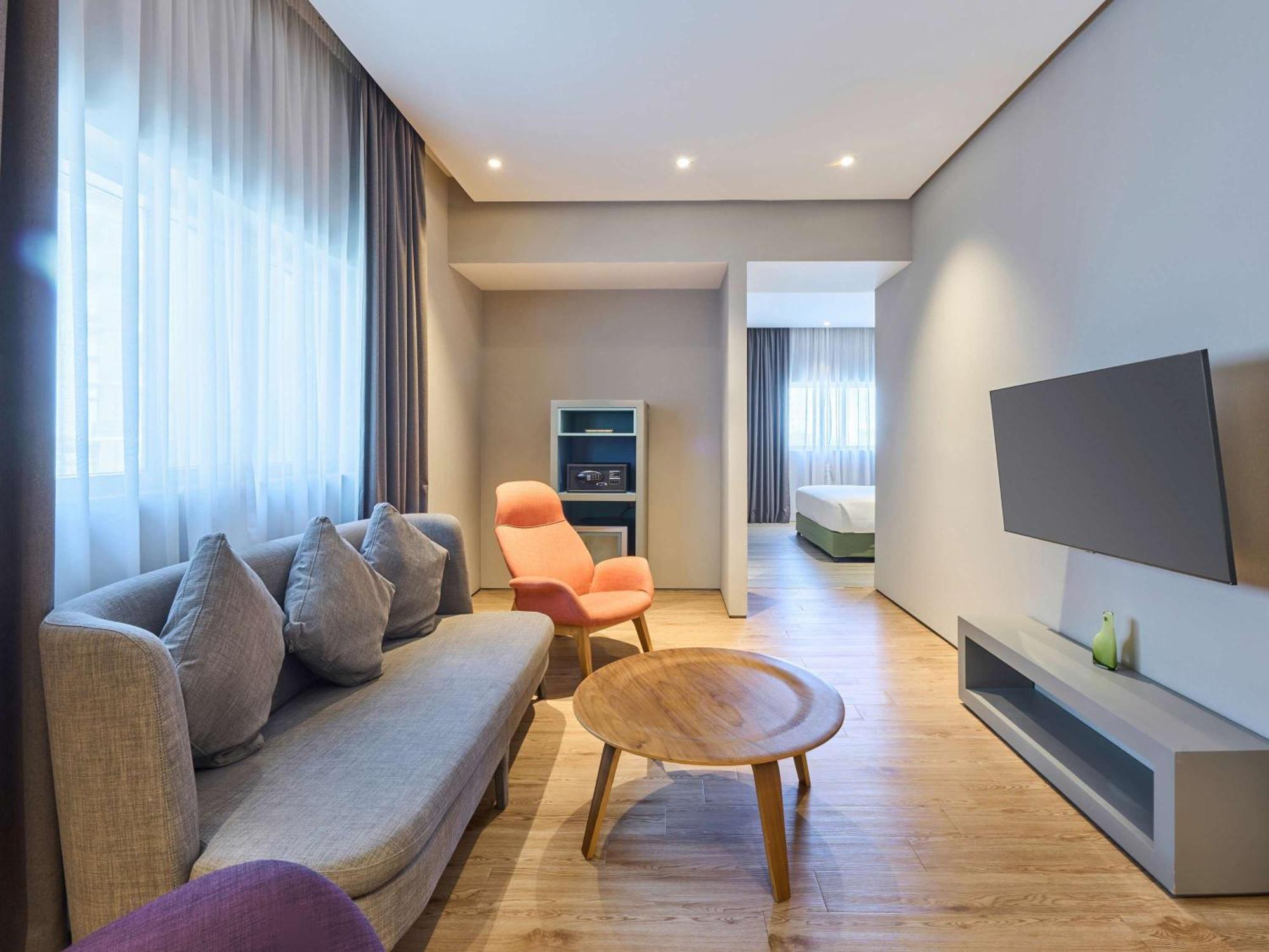 Ibis Styles Dubai Jumeira Exteriör bild