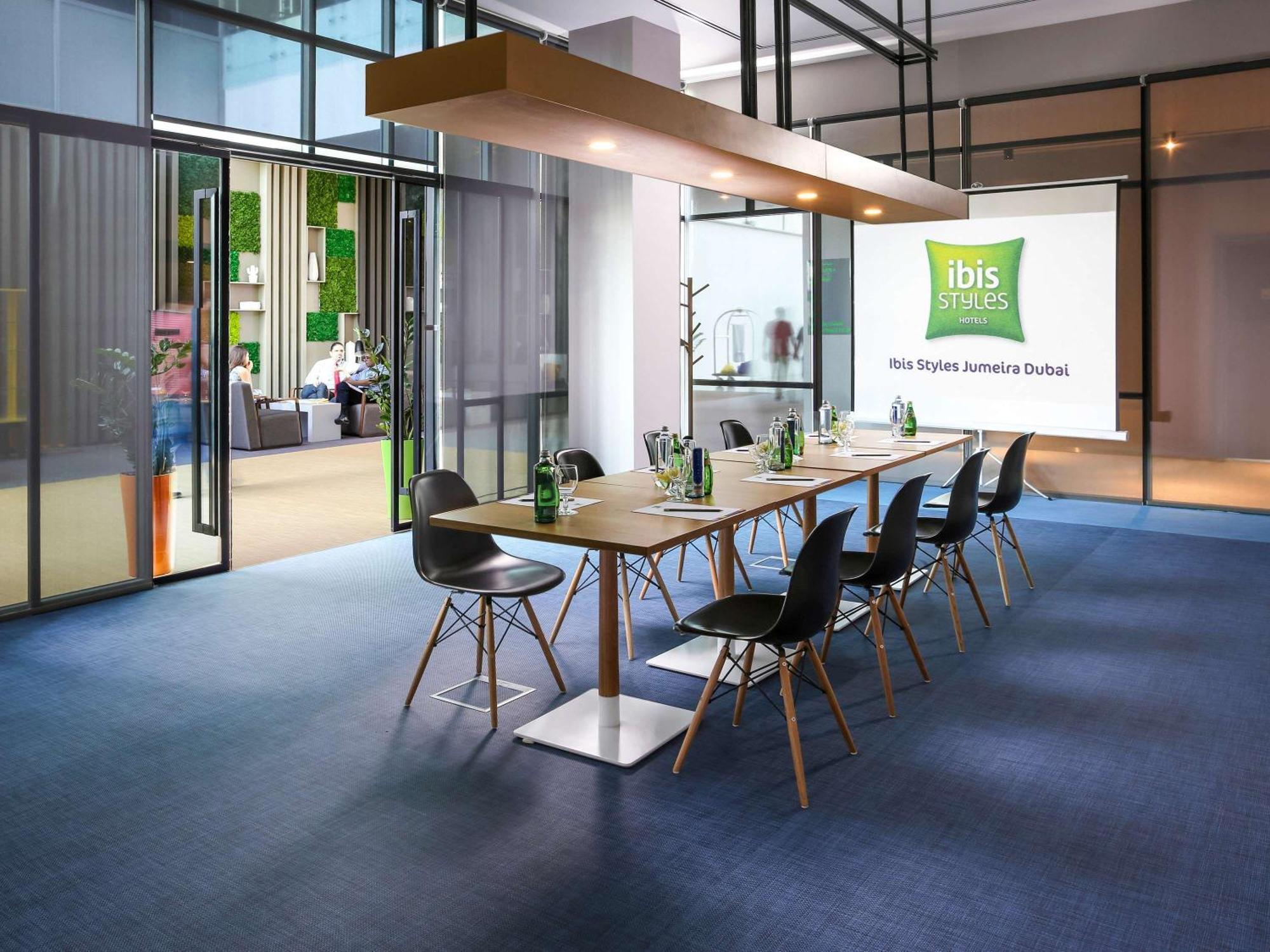 Ibis Styles Dubai Jumeira Exteriör bild
