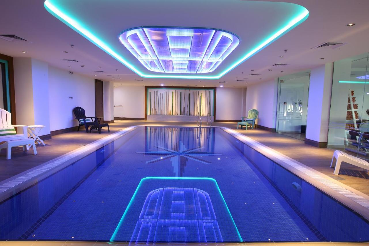 Ibis Styles Dubai Jumeira Exteriör bild